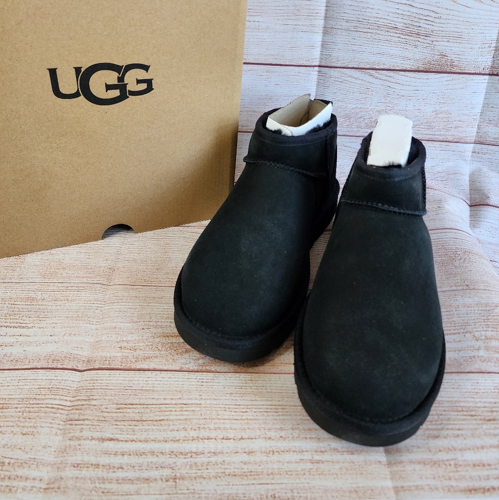 Ugg Boots - Picture 5 of 6